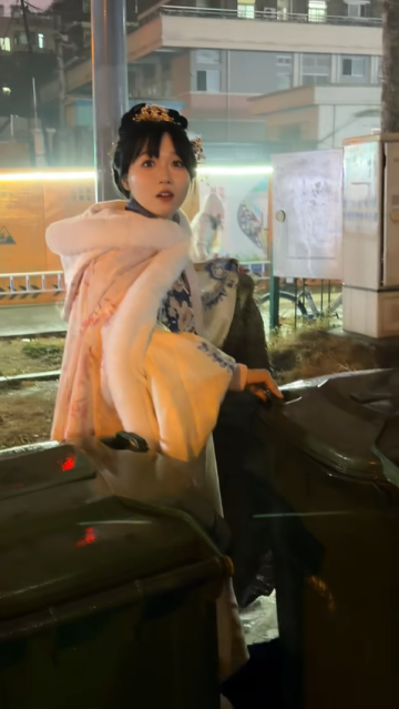 生活這碗夾生飯，大家都是咽了又咽