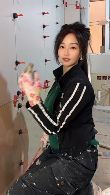 既然命里離不開工地，我就用瘦弱的小身板，打開工地上的另一扇門