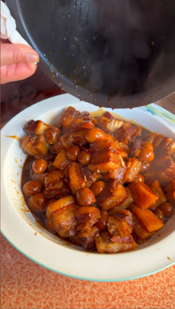 電飯煲可樂紅燒肉：山東媽媽的懶人美味，入口即化超下飯