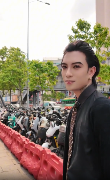帶著全家重走十年奮斗路：我曾一無所有，如今終于開花結果