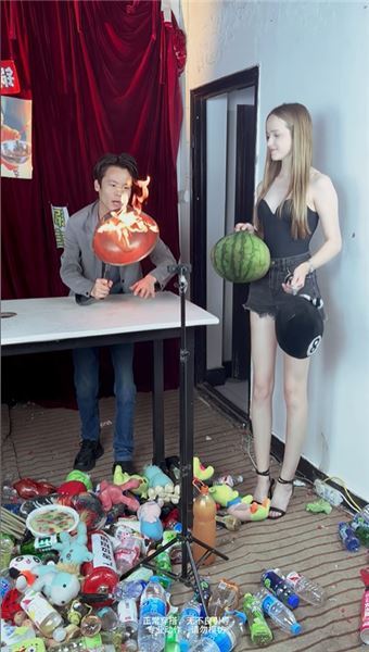 直播間零距離魔術大秀：奇跡彪第三視角全程高能，同行直呼看不懂