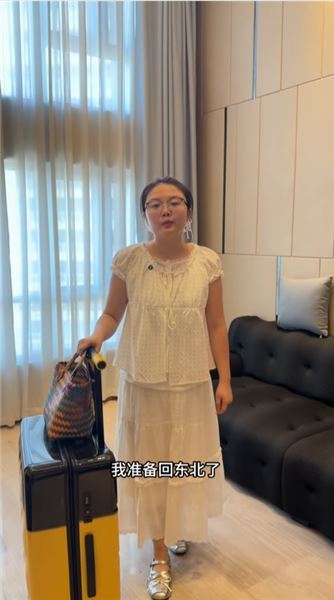 異鄉冷暖兩相照，東北姑娘小麥的遺憾與歸途