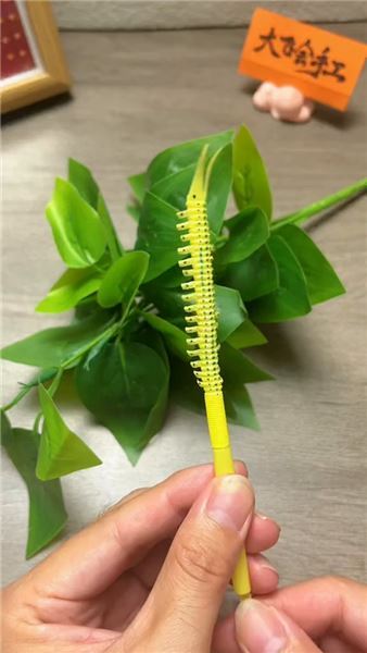一根吸管變身靈動小蟲，低成本親子手工，陪孩子解鎖動手樂趣
