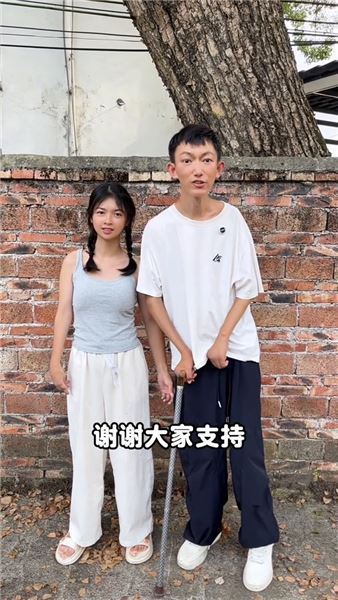 心里千言萬語卻說不順暢，鏡頭之前，我想好好介紹我自己