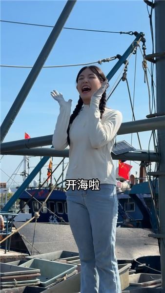 開海季親身出攤：兩筐頭茬三點蟹，一場地攤實戰的人間煙火