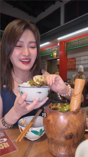 和相親對象吃了一頓四川江湖菜，超級下飯！匯報給爸爸媽媽！