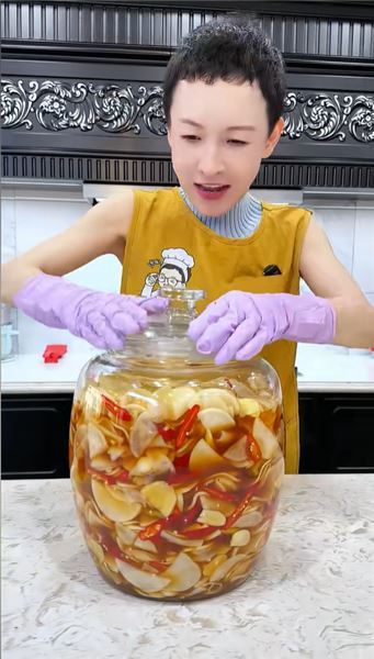 跟著牛牛姐學夏日開胃小菜跳水蘿卜，酸甜脆爽一口解膩