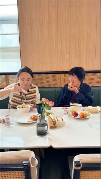 解答粉絲疑惑：為何老爹留在深圳，媽媽選擇守在老家