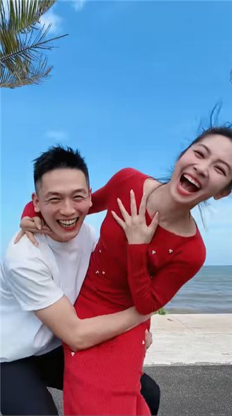 別人夫妻柴米油鹽，我們夫妻沒事就尬舞！