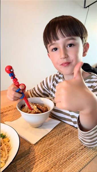 孕后期終于擺脫孕反，下廚設宴，請菲叔吃一鍋熱氣騰騰的鍋包肉