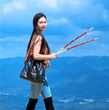 鏡頭里跳舞的曉鳳，鏡頭外的生活你真的了解嗎？