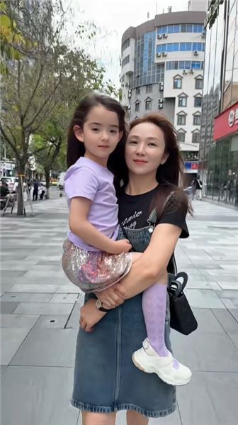我不會取代媽媽，但姑姑愿意守護允知短暫的童年