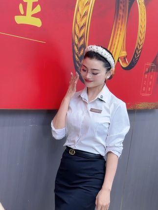 做珠寶就該一本正經嗎？