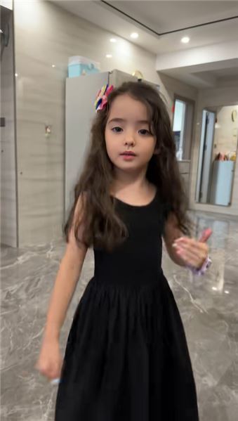 黃允知姑姑：滿心偏愛小侄女，家人互相理解，孩子們和睦暖心