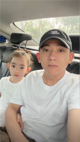 作為爸爸，聊聊大家提到的 “女大避父” 這件事