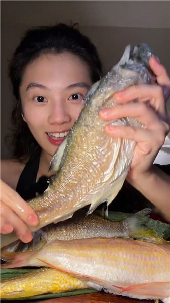 大家都說我上輩子怕不是餓壞了，為啥我吃啥都香？