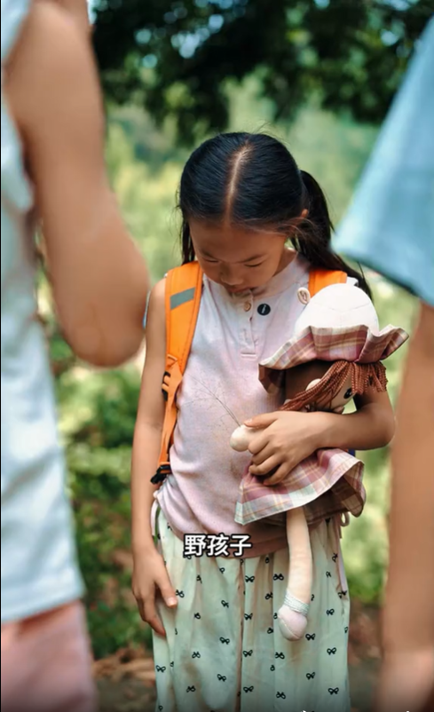 布娃娃碎了，我的童年也碎了