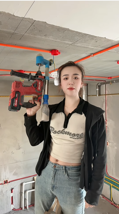 女木工的裝修現場，龍骨封板的匠心時刻