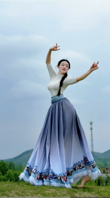以舞寄吉祥，在舞步里奔赴生活的美好