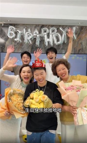 歲歲年年有閨蜜，生日暖心相伴，一份報恩榴蓮藏滿真摯情誼