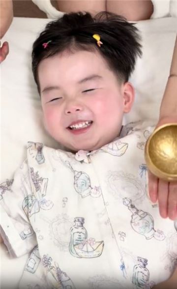 冰涼治愈小美好！我的沉浸式護膚ASMR悠閑親子時光