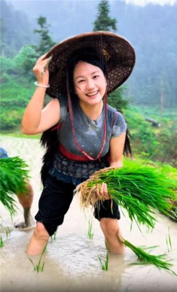 故土是刻在骨血的根，放下城中瑣事，回鄉陪年邁父母守好良田